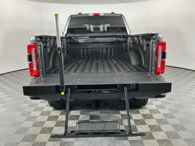 Used 2023 Ford F350 Lariat w/ Lariat Ultimate Package AWD/4WD image 8