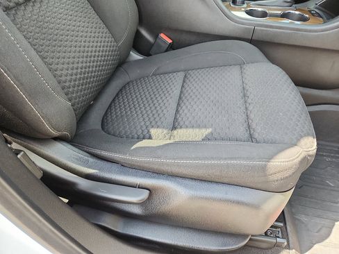 Used 2019 GMC Acadia SLE image 36
