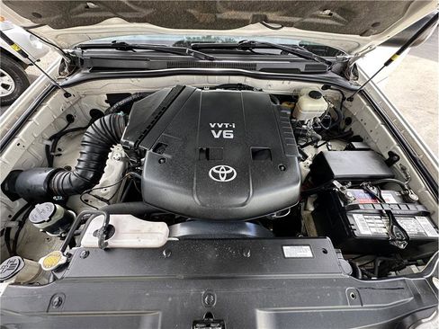 Used 2007 Toyota 4Runner SR5 AWD/4WD image 25