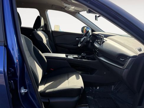 Used 2023 Nissan Rogue SV FWD image 19