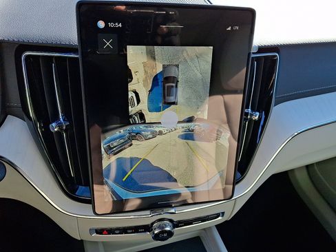 New 2026 Volvo XC60 B5 Ultra w/ Protection Package Premier image 11