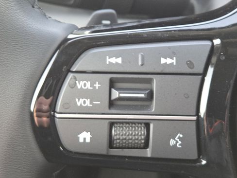 Used 2025 Honda Pilot EX-L image 33