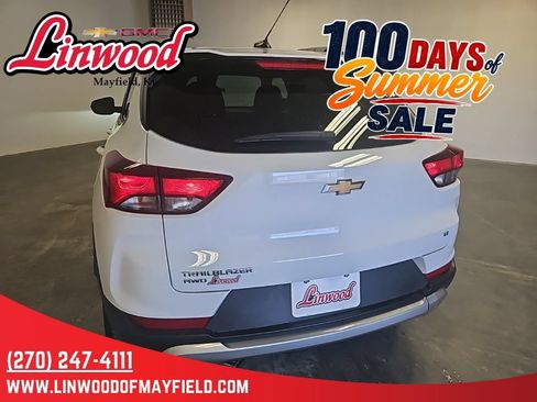 Used 2025 Chevrolet TrailBlazer LT AWD/4WD image 4