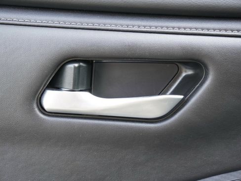 Certified 2025 Nissan Sentra SV image 8