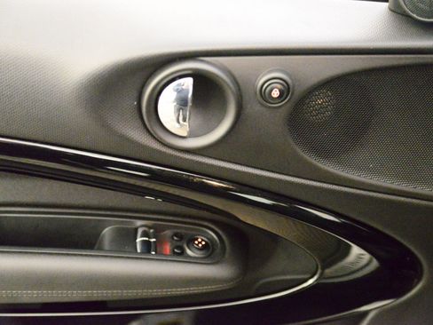 Used 2014 MINI Cooper Paceman S image 28