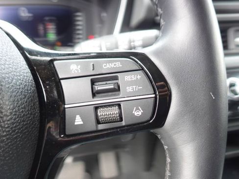 Used 2025 Honda Pilot Elite image 16