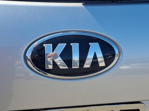 Used 2019 Kia Sorento AWD V6 image 29