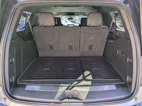 Used 2024 Chevrolet Suburban Premier image 12