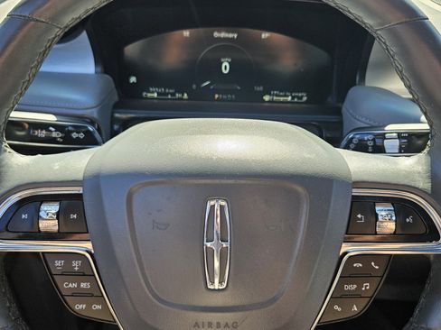 Used 2022 Lincoln Nautilus Reserve w/ Luxury Package image 18