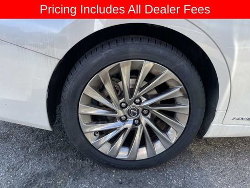 Used 2019 Lexus ES 300h w/ Accessory Package FWD image 7