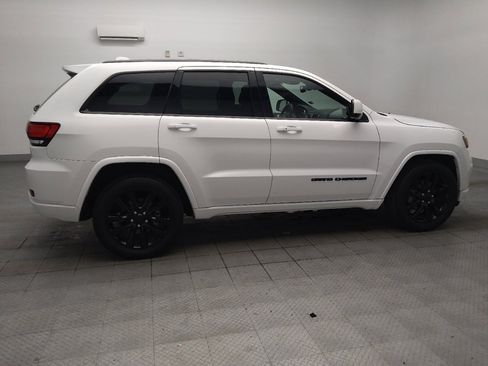 Used 2020 Jeep Grand Cherokee Altitude RWD image 10