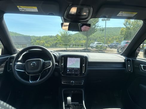 Used 2023 Volvo XC40 Recharge Ultimate w/ Protection Package Premier AWD/4WD image 11