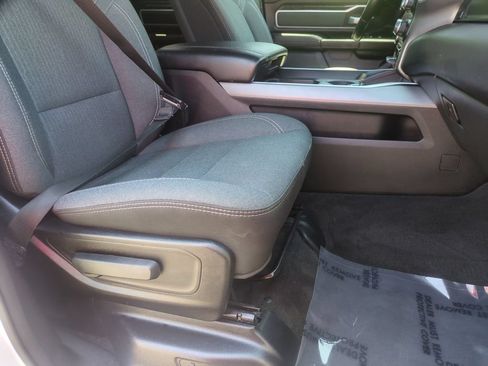 Used 2022 RAM 1500 Big Horn AWD/4WD image 40