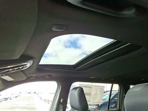 New 2025 Jeep Grand Cherokee L Altitude image 17