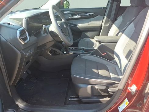 Used 2024 Chevrolet TrailBlazer LT w/ Driver Confidence Package FWD image 19