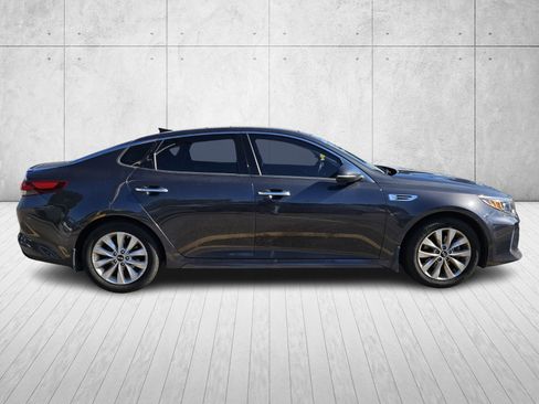 Used 2018 Kia Optima S w/ Panoramic Sunroof Package image 2
