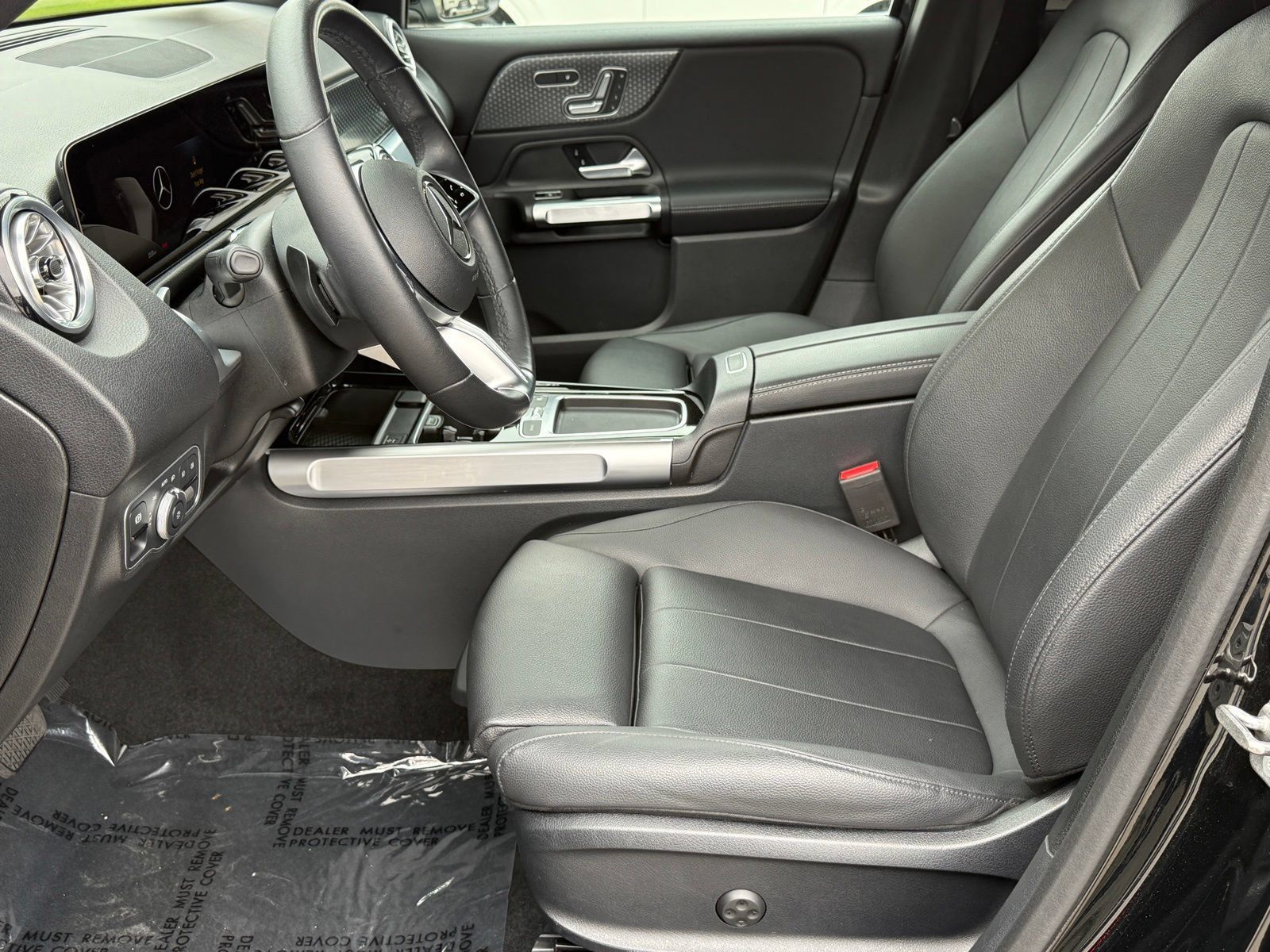 Used 2025 Mercedes-Benz GLB 250 image 27