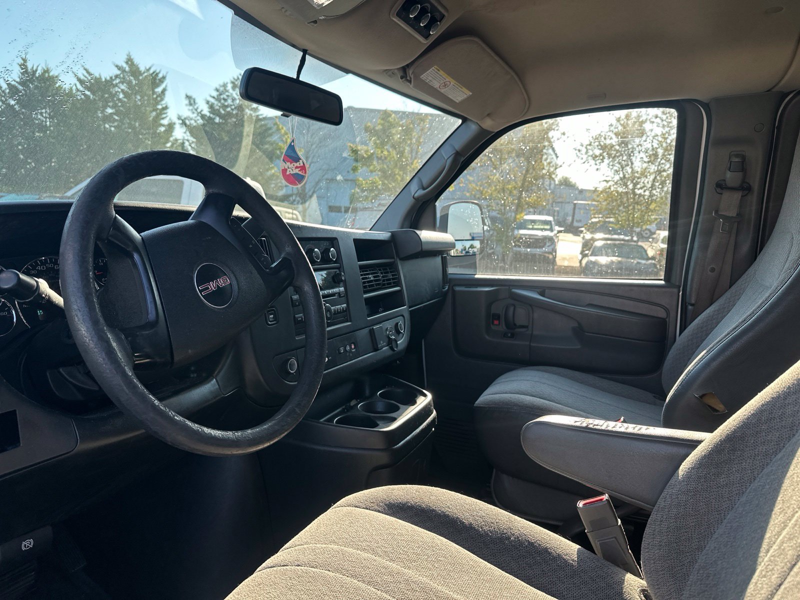 Used 2015 GMC Savana 2500 LT w/ LT Preferred Equipment Group RWD image 9