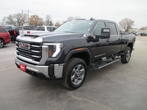 Certified 2025 GMC Sierra 2500 SLE w/ SLE Value Package; image 10