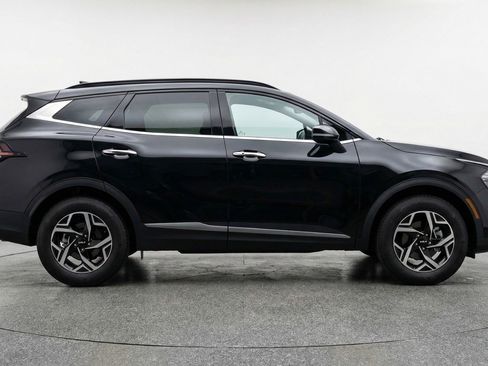 Used 2025 Kia Sportage LX image 11