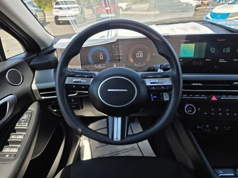 Used 2025 Hyundai Sonata SEL FWD image 23