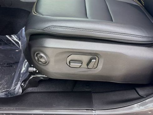 Used 2025 Jeep Gladiator Sport w/ Premium Package image 18