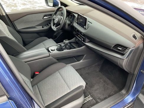 Used 2023 Nissan Rogue SV image 18