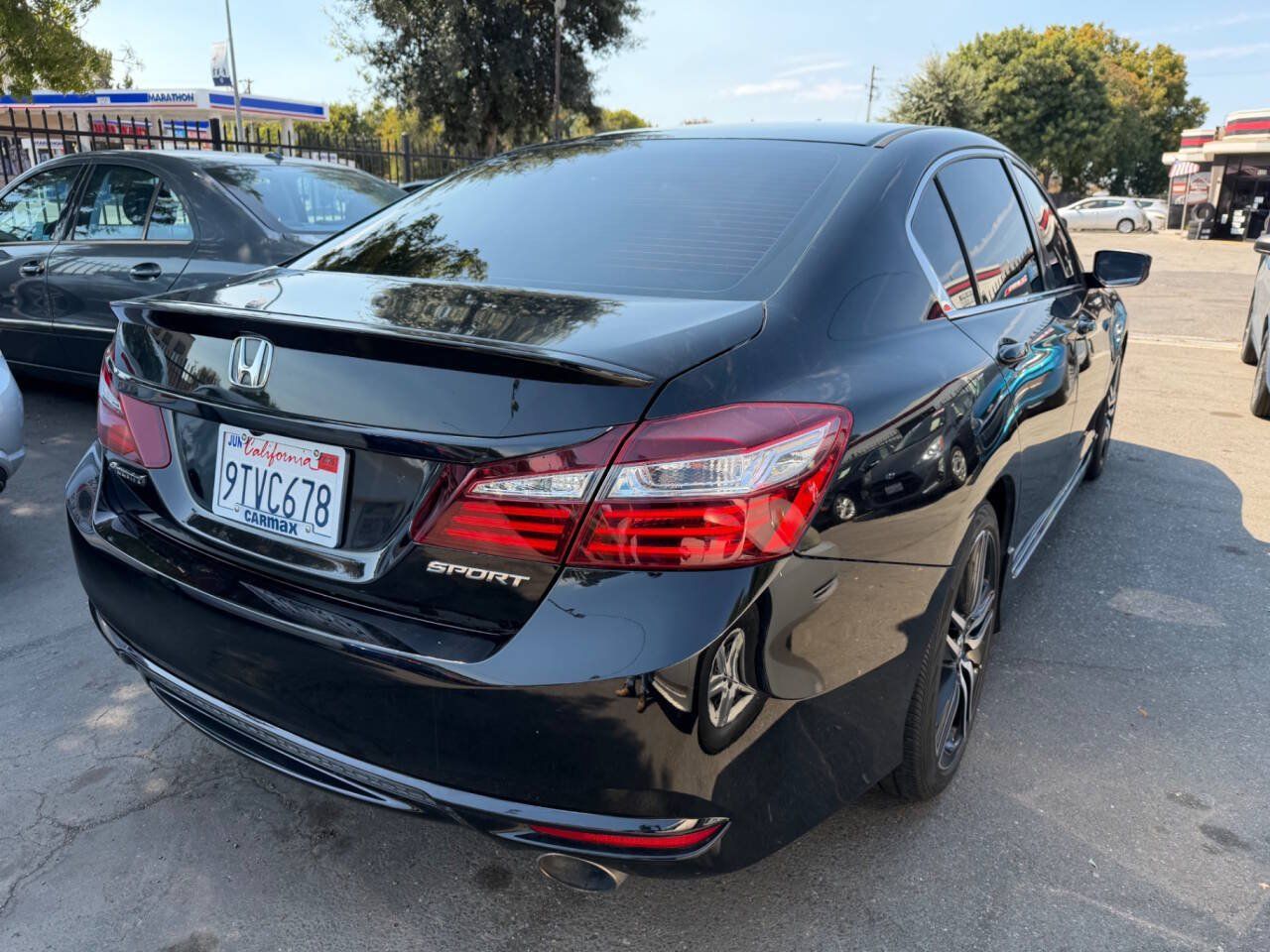 Used 2017 Honda Accord Sport image 6