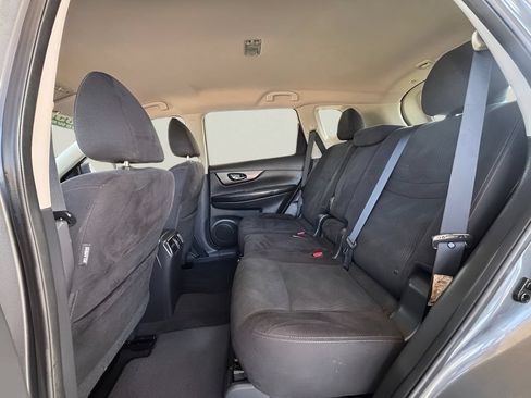 Used 2014 Nissan Rogue SV FWD image 31