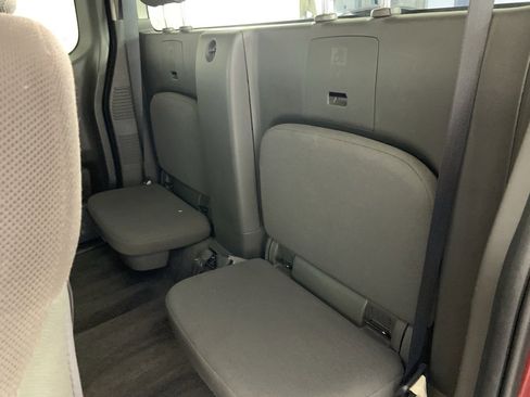 Used 2018 Nissan Frontier S image 24