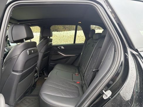 Used 2024 BMW X5 M60i w/ Climate Comfort Package image 9