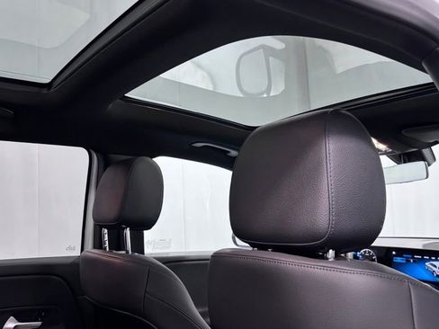 Certified 2023 Mercedes-Benz GLB 250 4MATIC image 26