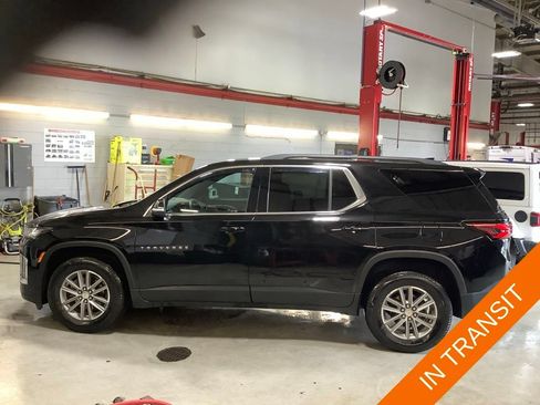 Used 2023 Chevrolet Traverse LT AWD/4WD image 2