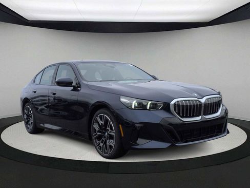 New 2026 BMW 530i xDrive w/ M Sport Package AWD/4WD image 2