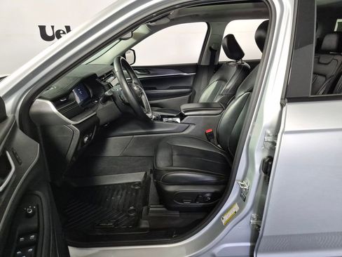 Used 2021 Jeep Grand Cherokee L Limited image 9