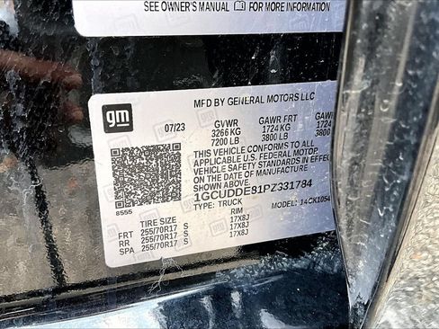 Used 2023 Chevrolet Silverado 1500 LT AWD/4WD image 16