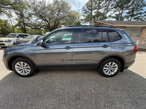 Used 2020 Volkswagen Tiguan S image 8