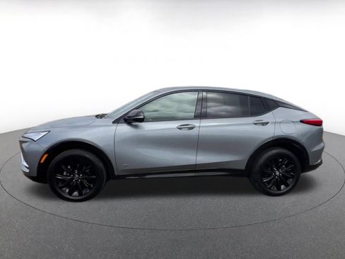 Used 2025 Buick Envista Sport Touring image 9