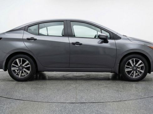 Used 2025 Nissan Versa SV image 11