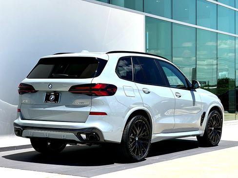 New 2026 BMW X5 xDrive40i w/ M Sport Package AWD/4WD image 4