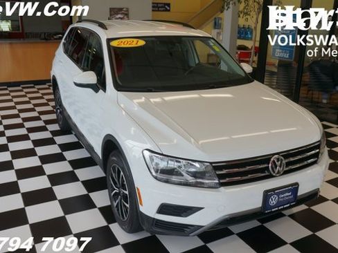 Certified 2021 Volkswagen Tiguan SE image 1