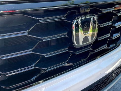 Used 2024 Honda Pilot TrailSport image 34