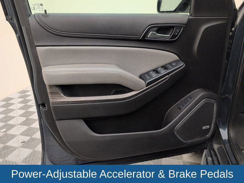 Used 2020 Chevrolet Suburban LT image 33