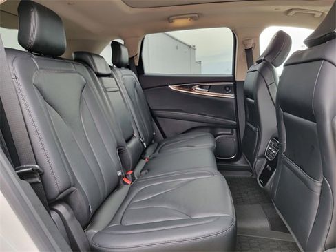 Certified 2022 Lincoln Nautilus Reserve w/ Equipment Group 201A image 23