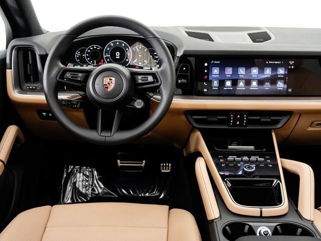 Certified 2026 Porsche Cayenne AWD/4WD image 18
