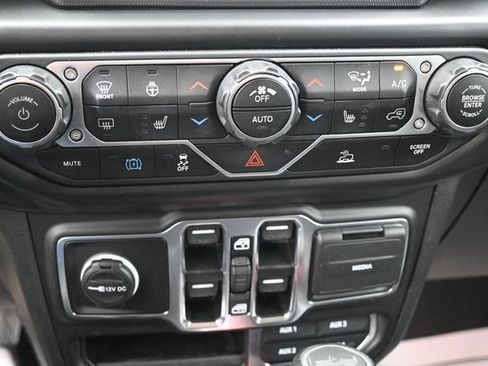 Used 2023 Jeep Wrangler Unlimited Sahara w/ Cold Weather Group AWD/4WD image 11