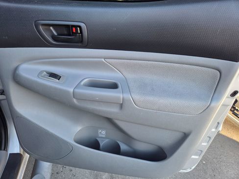 Used 2011 Toyota Tacoma 4x4 Double Cab w/ TRD Off-Road Pkg image 13