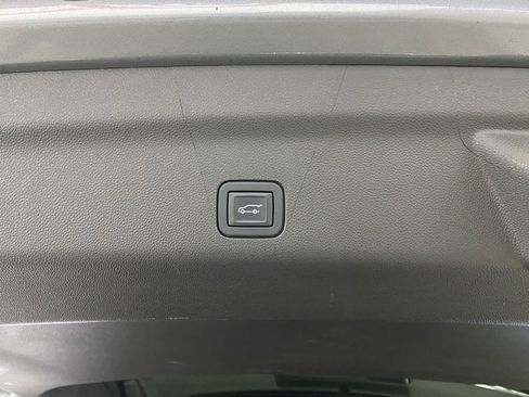 Used 2022 Chevrolet Tahoe High Country image 9