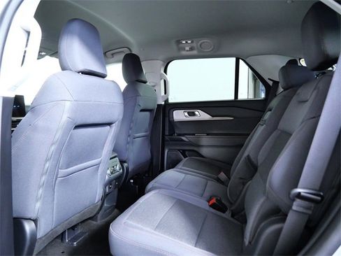 Used 2025 Ford Explorer Active image 13