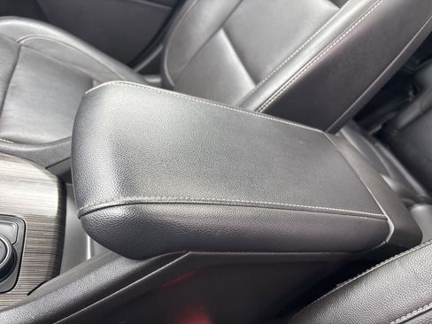 Used 2017 GMC Acadia SLT AWD/4WD image 29